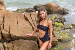 Schwarzer Zweiteiliger Bandeau Badeanzug – Body All Black 14 Schwarzer Zweiteiliger Bandeau Badeanzug – Body All Black -Bestes Bademoden Geschäft onepiece riodesol body all black 41