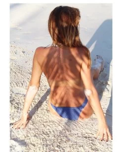 Blau Texturierte Bikinihose Mit Reliefeffekt – Bottom Kiwanda Denim Bandeau -Bestes Bademoden Geschäft shop social 2420 15799133661